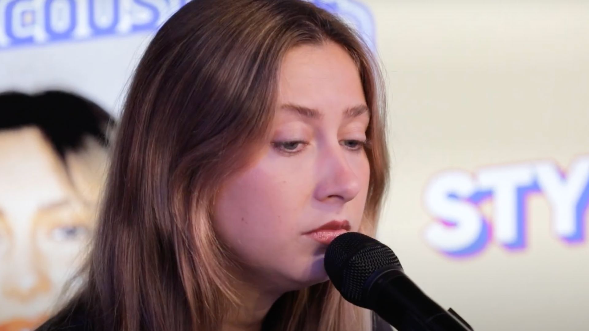 Lovenista Aimes-tu Le Sexe Scan Vf Styleto en live pour "Faut que tu m'aimes" et "La Déclaration d'amour